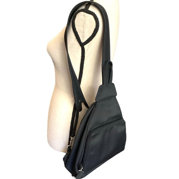 Villager Liz Claiborne Nylon Weather Resistant Sling Backpack Handbag Black - Picture 1 of 13